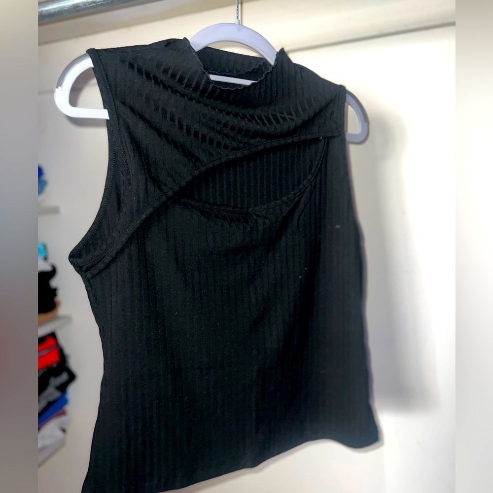 Black crop top
